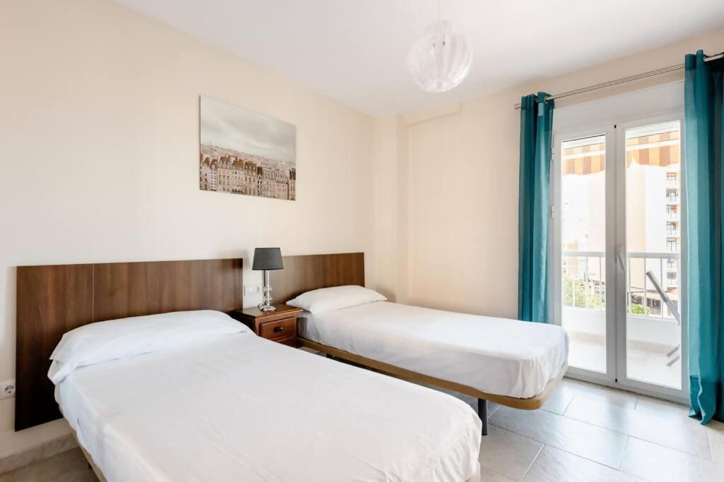 Apartamento Amplio Con Vistas Al Mar Y Piscina En Benalmádena Exterior foto