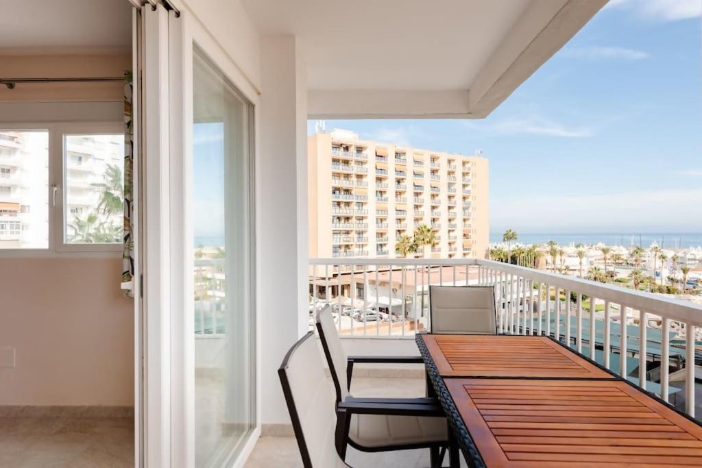 Apartamento Amplio Con Vistas Al Mar Y Piscina En Benalmádena Exterior foto