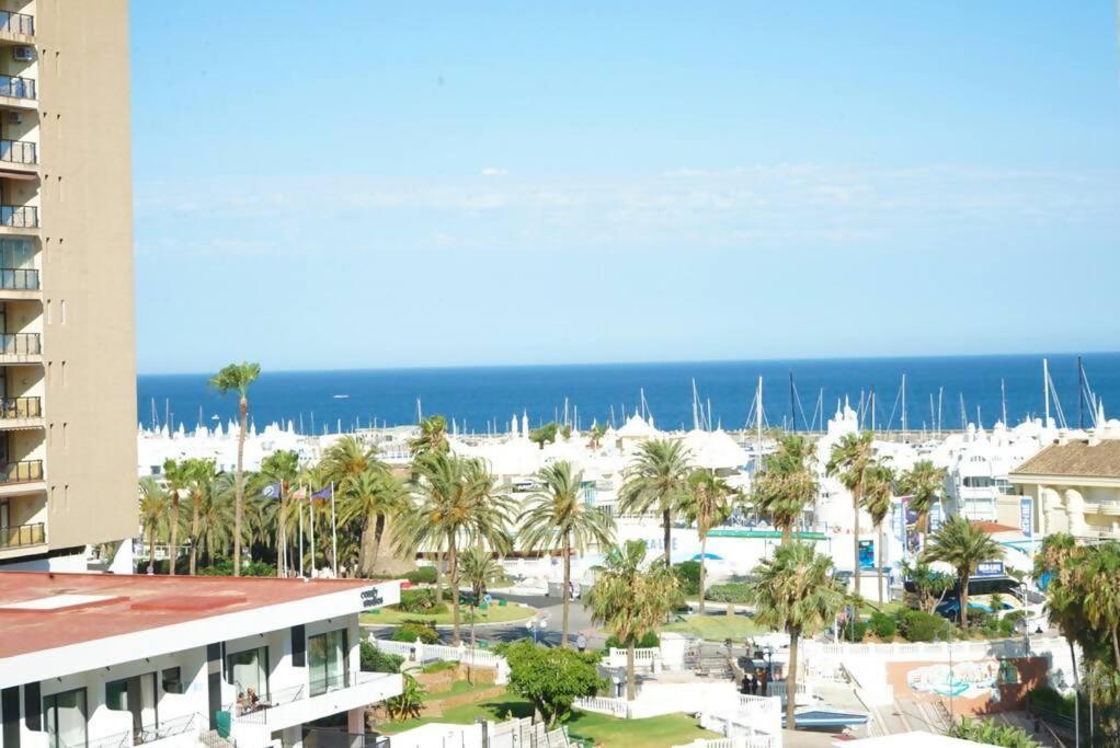 Apartamento Amplio Con Vistas Al Mar Y Piscina En Benalmádena Exterior foto