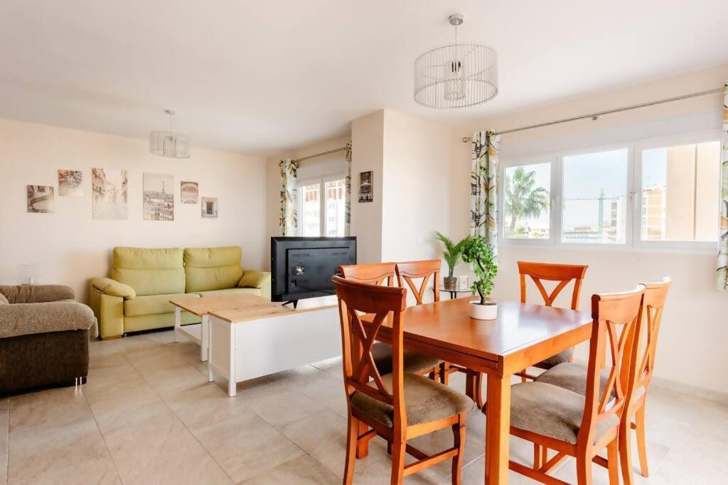 Apartamento Amplio Con Vistas Al Mar Y Piscina En Benalmádena Exterior foto