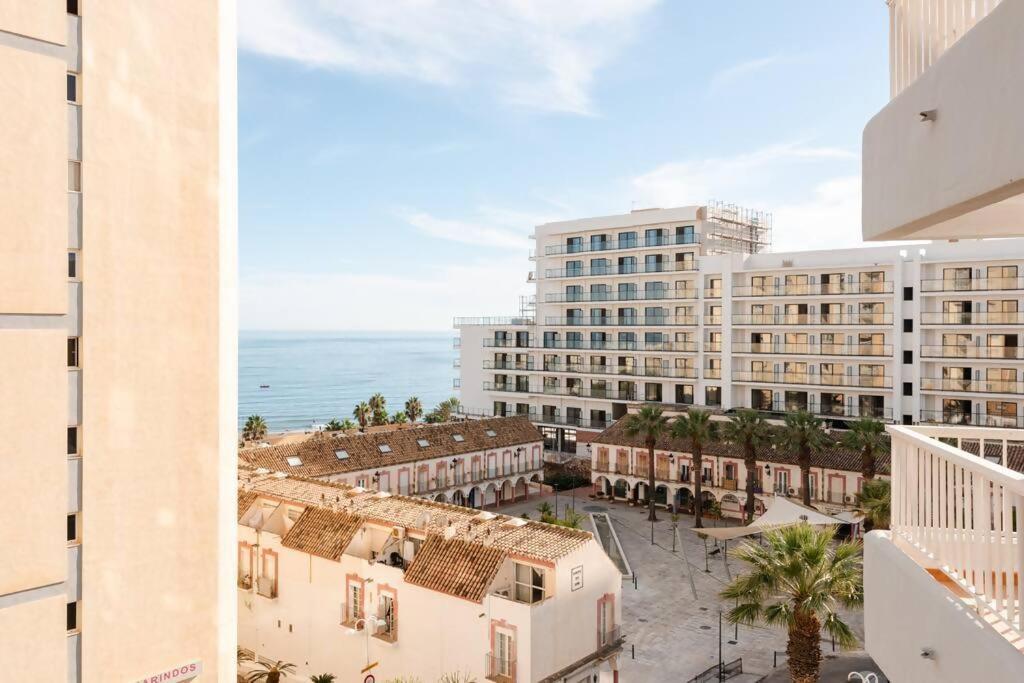 Apartamento Amplio Con Vistas Al Mar Y Piscina En Benalmádena Exterior foto
