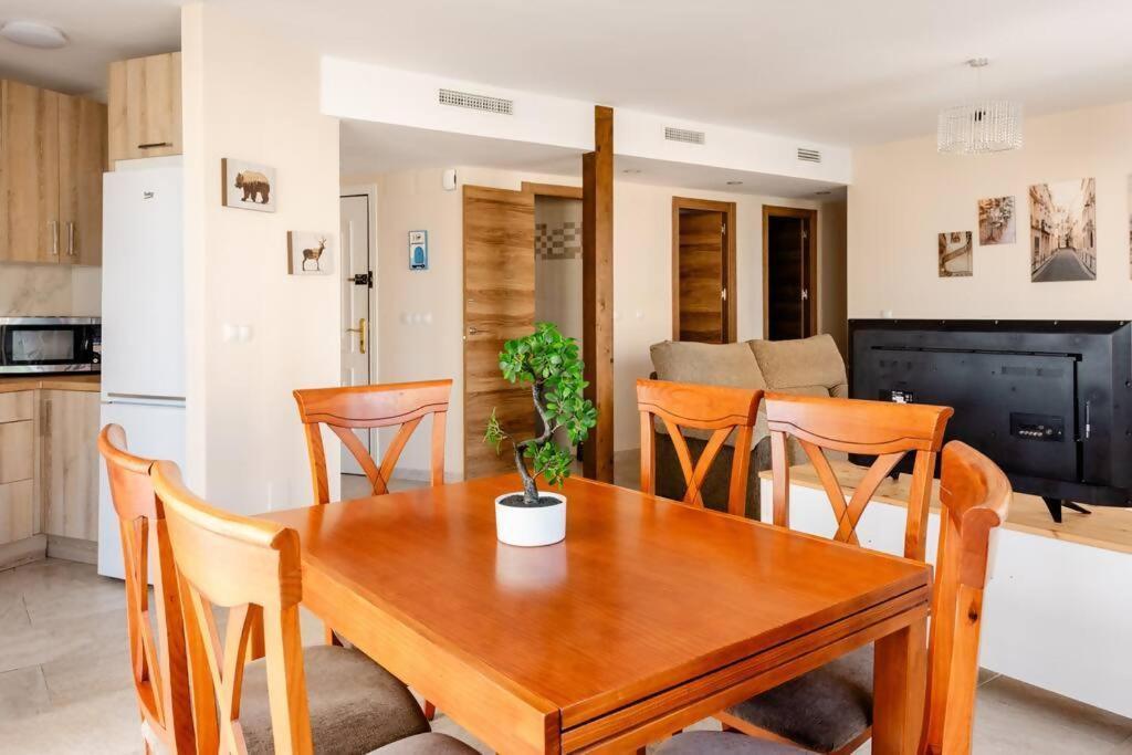Apartamento Amplio Con Vistas Al Mar Y Piscina En Benalmádena Exterior foto