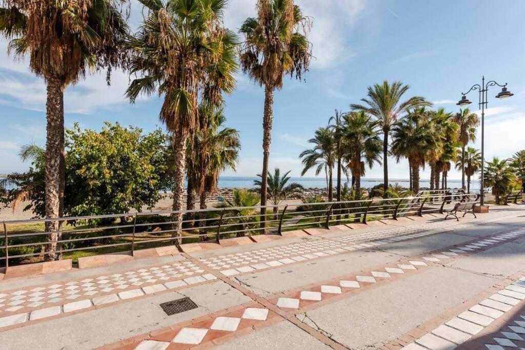 Apartamento Amplio Con Vistas Al Mar Y Piscina En Benalmádena Exterior foto